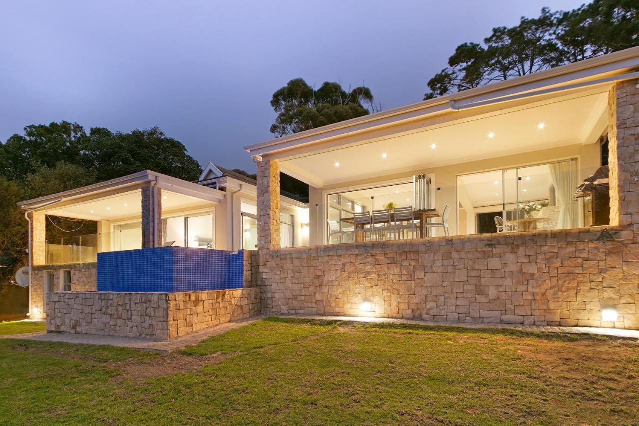 Luxury Serviced Mountain In Constantia *