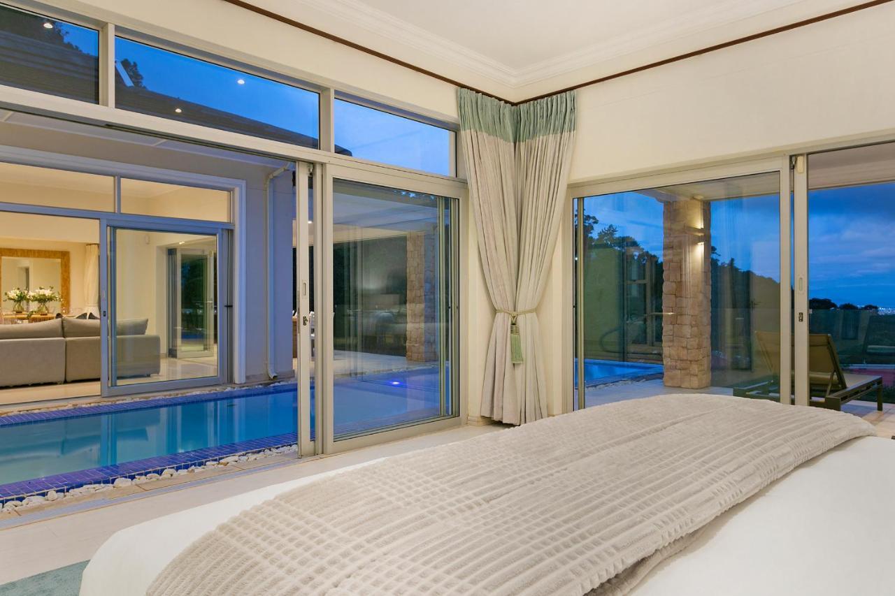 Luxury Serviced Mountain In Constantia Villa *