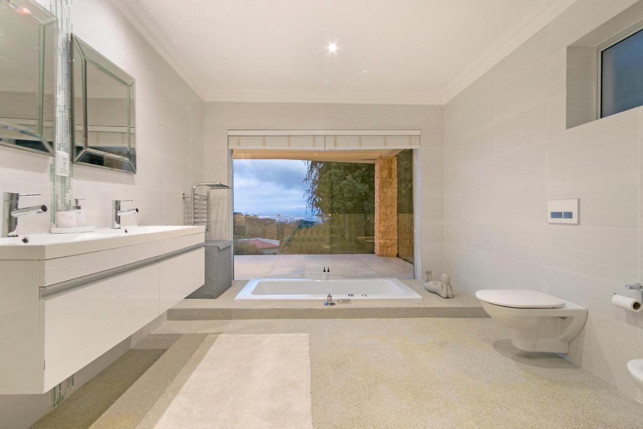Villa Luxury Serviced Mountain In Constantia
