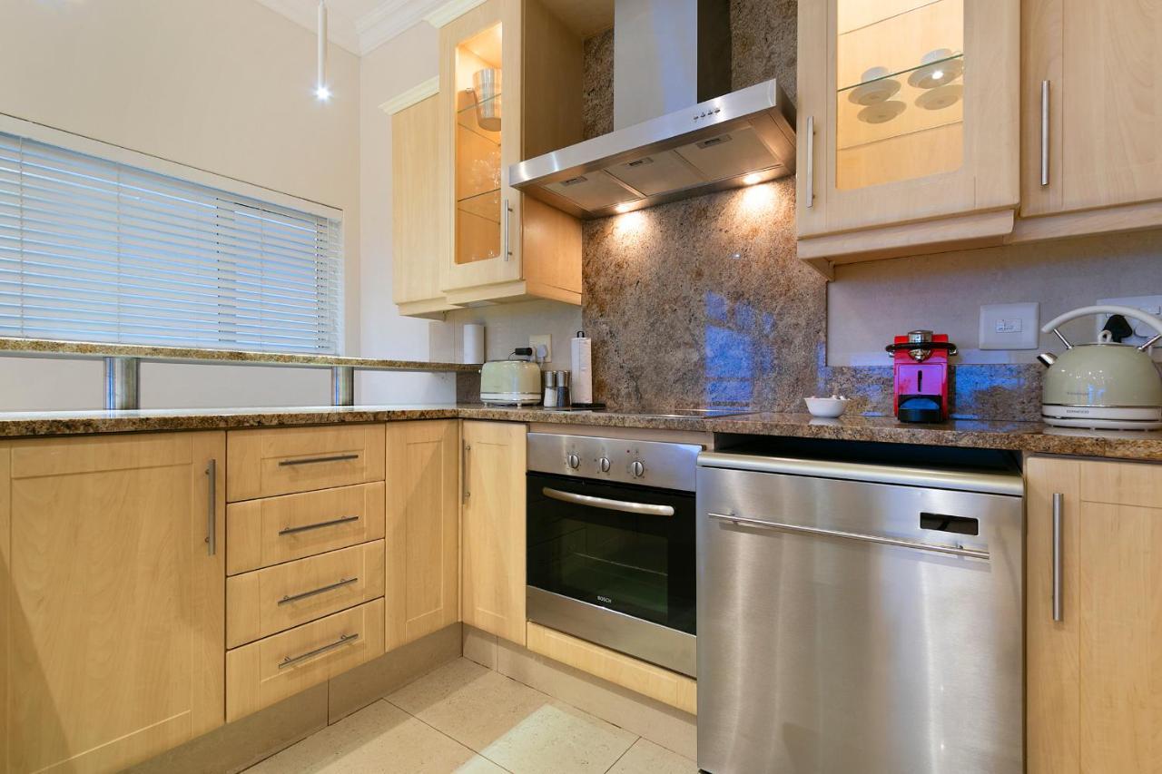 Villa Luxury Serviced Mountain In Constantia